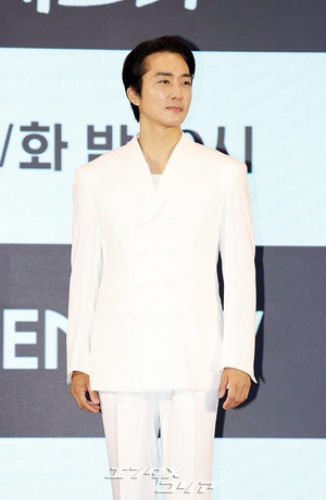 【フォト】ソン・スンホン、これが韓流スターのビジュアル