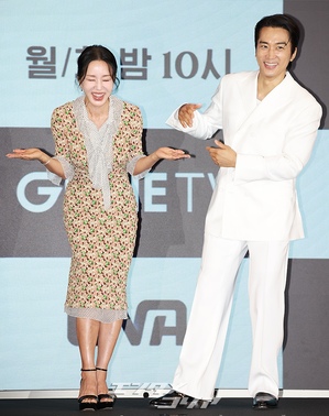 【フォト】『かけがえのない私のスター』オム・ジョンファ＆ソン・スンホン、10年ぶりの共演