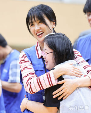 【フォト】パク・ハソン、発達障害のある青少年の体育活動ボランティア