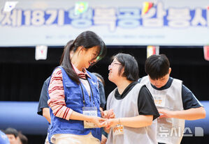 【フォト】パク・ハソン、発達障害のある青少年の体育活動ボランティア