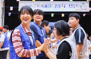 【フォト】パク・ハソン、発達障害のある青少年の体育活動ボランティア