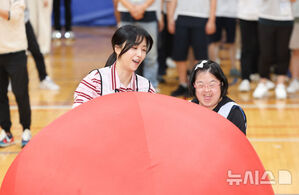 【フォト】パク・ハソン、発達障害のある青少年の体育活動ボランティア