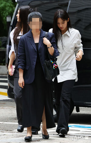 【フォト】専属契約めぐる争いの調停期日迎えたNewJeans…ミンジとダニエルが出席