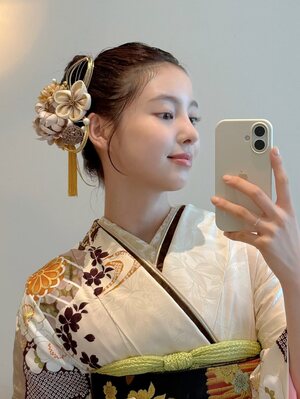 【フォト】NewJeansでデビュー直前に契約解除のハリン、着物姿で人形のようなビジュアル