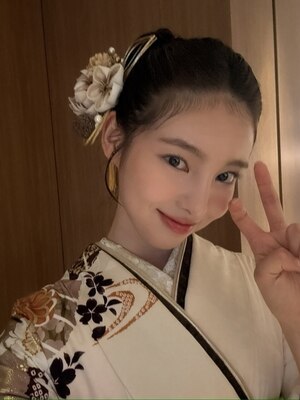 【フォト】NewJeansでデビュー直前に契約解除のハリン、着物姿で人形のようなビジュアル