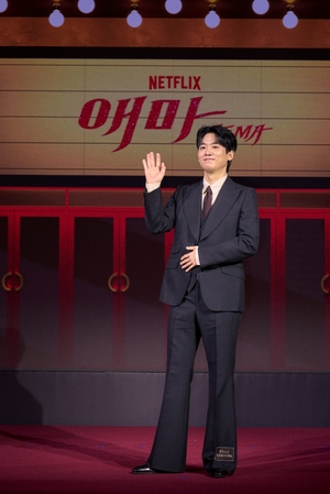 【フォト】パン・ヒョリン、魅力的なほほ笑みに視線集中