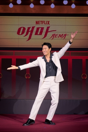 【フォト】チン・ソンギュ、楽しいフォトタイム