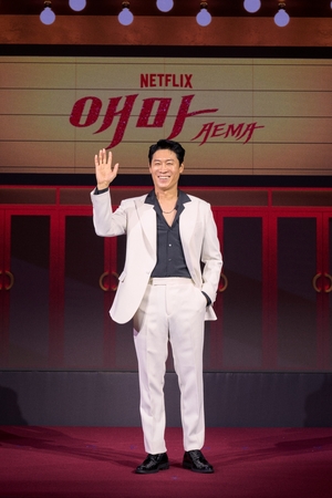 【フォト】チン・ソンギュ、楽しいフォトタイム