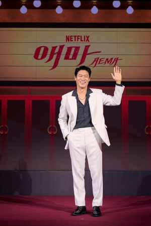 【フォト】チン・ソンギュ、楽しいフォトタイム