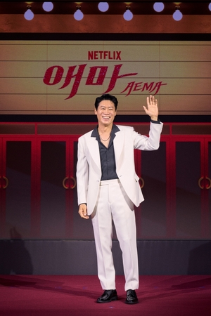 【フォト】チン・ソンギュ、楽しいフォトタイム