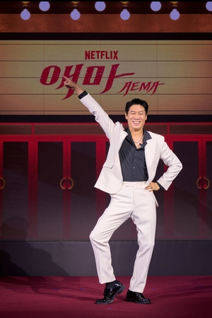 【フォト】チン・ソンギュ、楽しいフォトタイム