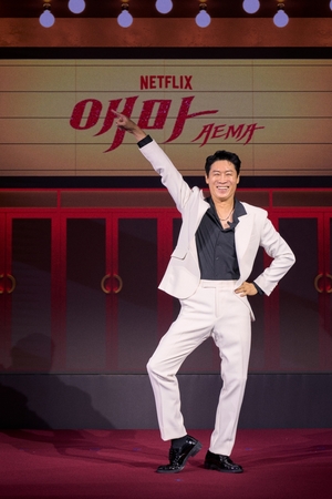 【フォト】チン・ソンギュ、楽しいフォトタイム