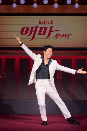 【フォト】チン・ソンギュ、楽しいフォトタイム