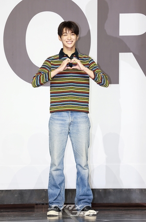  【フォト】CORTISゴンホ、キュートな「彫刻イケメン」