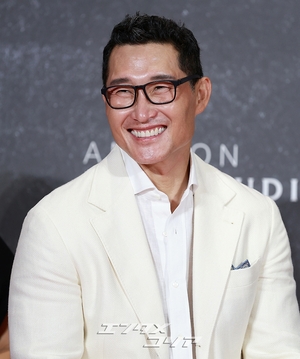 【フォト】ダニエル・デイ・キム＆キム・テヒ「息ピッタリの夫婦役　お楽しみに」