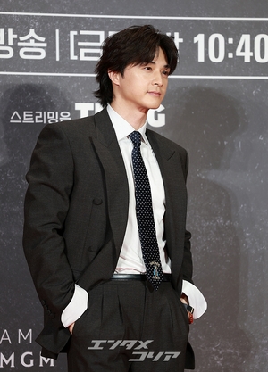 【フォト】キム・ジフン　完璧スーツ姿「ハード・アクションに乞うご期待」