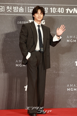 【フォト】キム・ジフン　完璧スーツ姿「ハード・アクションに乞うご期待」