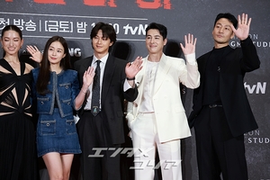 【フォト】キム・テヒ×パク・ヘス×ダニエル・デイ・キム『バタフライ』豪華俳優陣が大集合