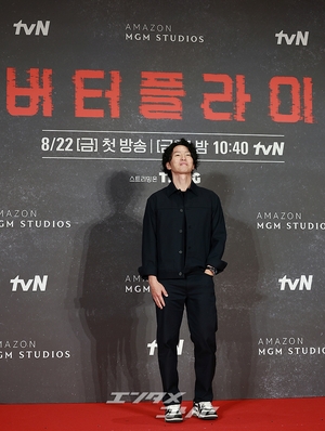 【フォト】キム・ヒオラ＆マイケル・リー＆キム・ヒジョン「『バタフライ』のお祝いに来ました！」