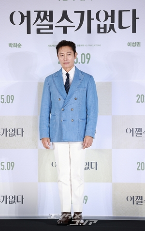 【フォト】イ・ビョンホン、デニム・ジャケット姿がステキ