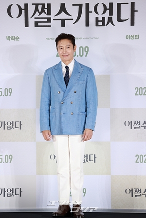 【フォト】イ・ビョンホン、デニム・ジャケット姿がステキ