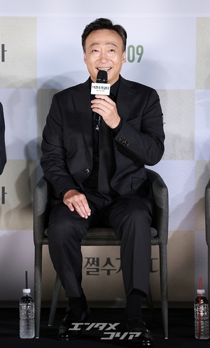 【フォト】イ・ビョンホン＆ソン・イェジン＆パク・チャヌク監督ら、『仕方ない』制作報告会に出席