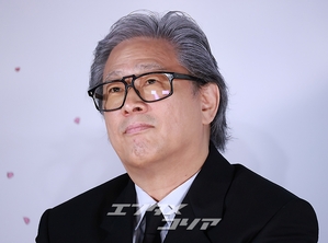 【フォト】イ・ビョンホン＆ソン・イェジン＆パク・チャヌク監督ら、『仕方ない』制作報告会に出席