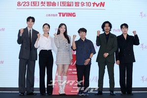 【フォト】少女時代ユナ＆イ・チェミン＆ソ・イスクら「『暴君のシェフ』見てね」