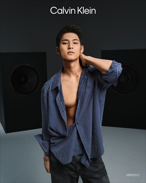 【フォト】SEVENTEENミンギュ　強烈デニムonデニム×腹筋クッキリ