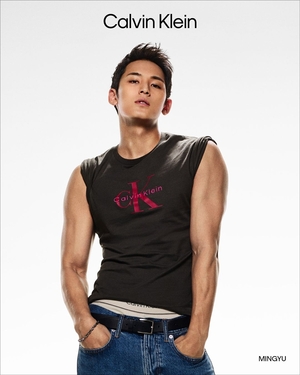 【フォト】SEVENTEENミンギュ　強烈デニムonデニム×腹筋クッキリ