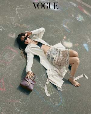 【フォト】コン・ヒョジン　ベルギーでも輝くファッショニスタ…あふれるオーラ