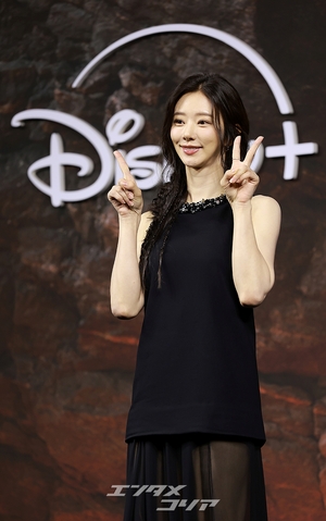 【フォト】黒コーデのイ・ジュビン＆カン・ミナ