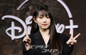 【フォト】黒コーデのイ・ジュビン＆カン・ミナ