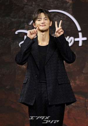 【フォト】サルを象徴する守護神ソ・イングク＆ネズミを象徴する守護神ソン・ユビン