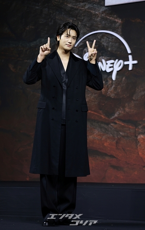 【フォト】トラを象徴する守護神マ・ドンソクVSカラスを象徴するパク・ヒョンシク