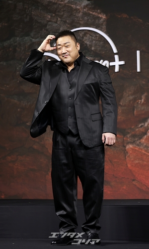 【フォト】トラを象徴する守護神マ・ドンソクVSカラスを象徴するパク・ヒョンシク