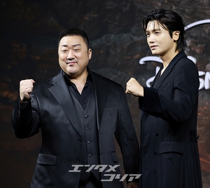 【フォト】トラを象徴する守護神マ・ドンソクVSカラスを象徴するパク・ヒョンシク