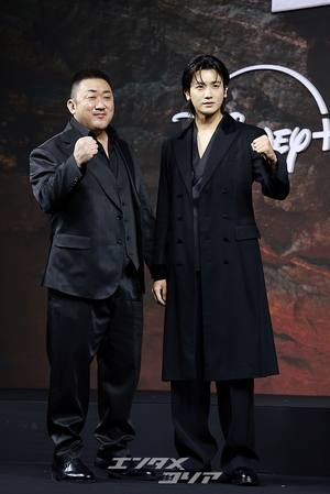 【フォト】トラを象徴する守護神マ・ドンソクVSカラスを象徴するパク・ヒョンシク