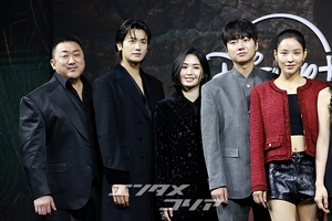 【フォト】マ・ドンソク＆パク・ヒョンシクら、『TWELVE　トゥエルブ』のキャストたち