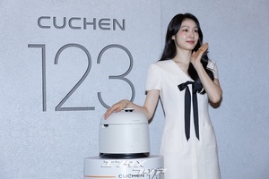 【フォト】キム・ヨナ、上品な白ワンピ姿が美しい