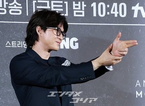 【フォト】眼鏡姿がステキなキム・ジフン、ハリウッドデビュー