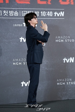 【フォト】眼鏡姿がステキなキム・ジフン、ハリウッドデビュー