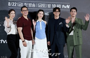 【フォト】ダニエル・デイ・キム＆キム・テヒ＆レイナ・ハーデスティら、『バタフライ』のキャストたち