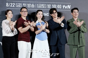 【フォト】ダニエル・デイ・キム＆キム・テヒ＆レイナ・ハーデスティら、『バタフライ』のキャストたち