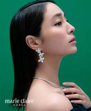 【フォト】イ・ミンジョン、ジュエリーグラビアで上品な姿披露…際立つ肩のライン