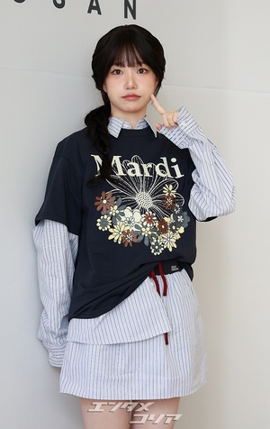 【フォト】重ね着したチョ・ユリ、人形のようなビジュアル