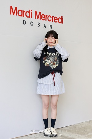 【フォト】重ね着したチョ・ユリ、人形のようなビジュアル