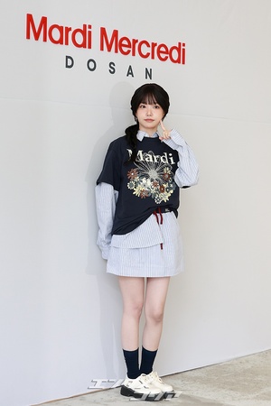 【フォト】重ね着したチョ・ユリ、人形のようなビジュアル