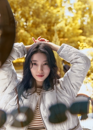 【フォト】スジ、ロマンチックな秋の完成…映画のような雰囲気