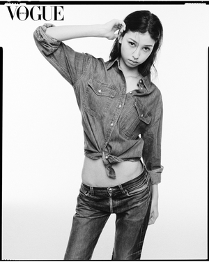 【フォト】AtHeart、デビュー後初グラビアでユニークなビジュアル披露